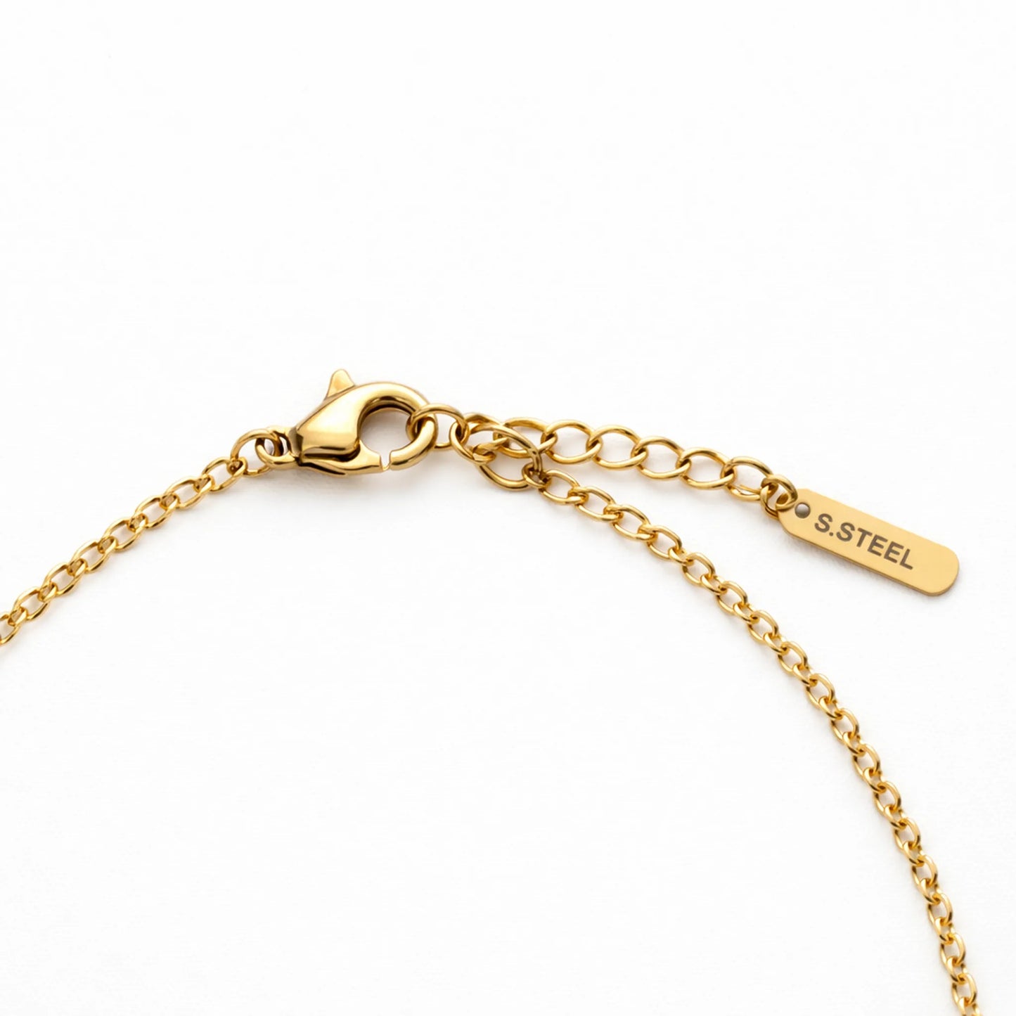 Yubiraa anti tarnish gold necklace clasp with S.STEEL engraving and premium chain detail
