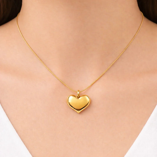 Best heart necklaces for women in India 2026 — delicate gold heart pendant necklace by YUBIRAA, anti-tarnish 18K gold PVD plating