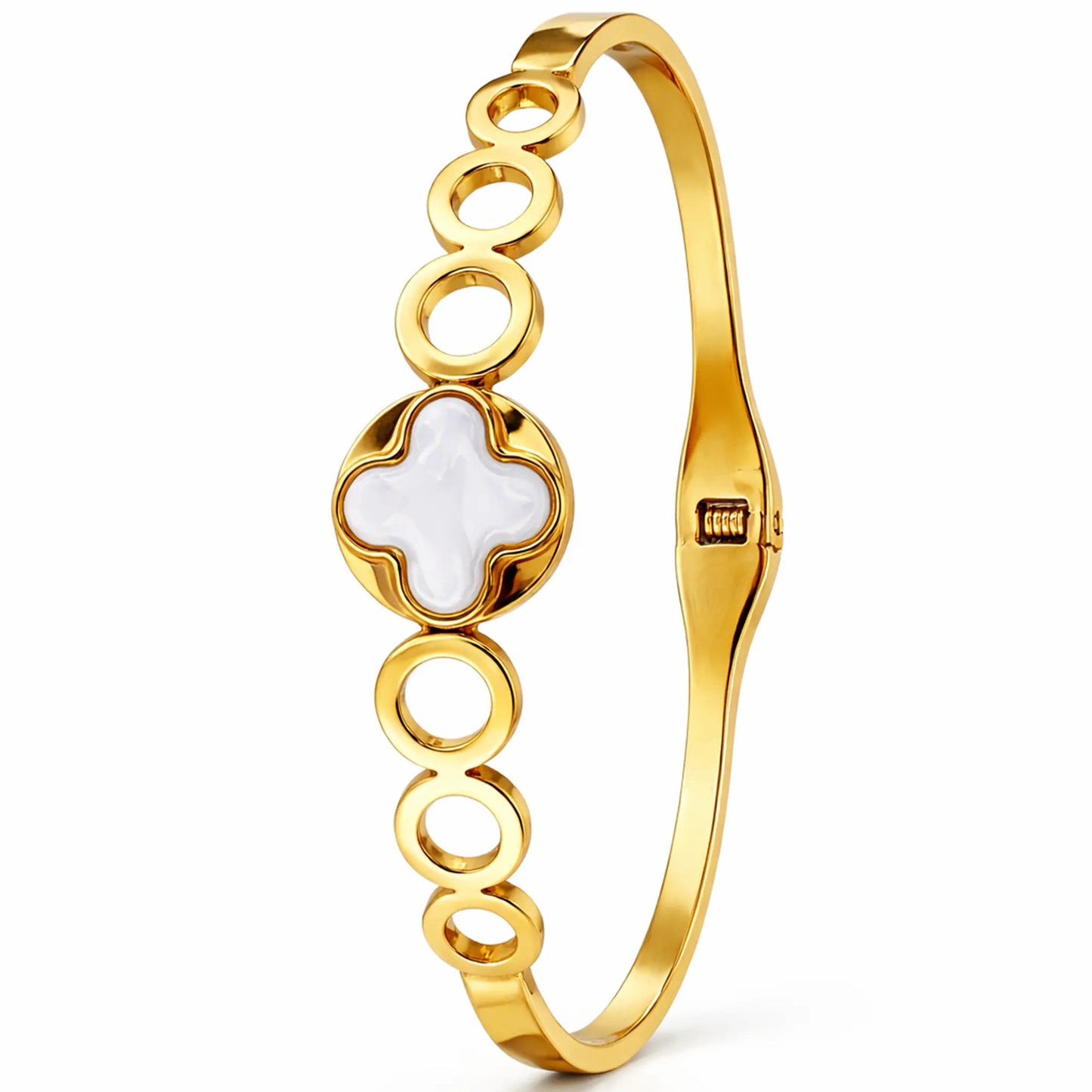 Standing view of YUBIRAA Everyday Clover Gold Bracelet with clover motif and circular gold links