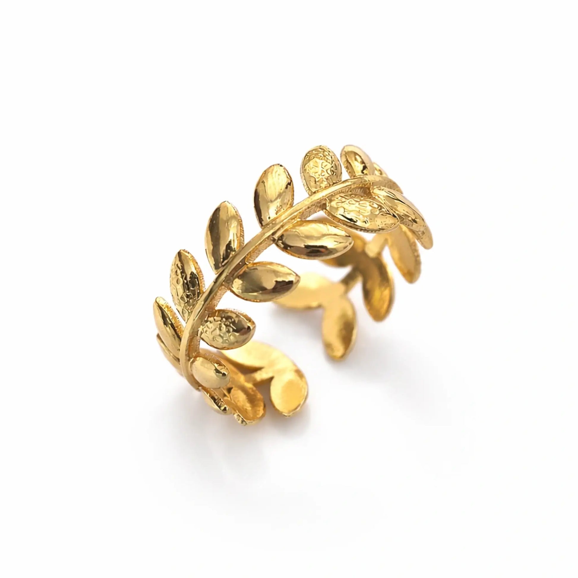 Side view of gold petal curve ring featuring sculpted leaf pattern and smooth shine – yubiraa